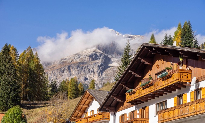 Alfauro Apartment | Cozy Apartment 'Luisa' with Mountain View & Pet-Friendly Stay