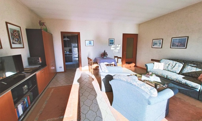 Maccagno Apartment | Belvilla by OYO: Inviting Holiday Home with Garden Oasis