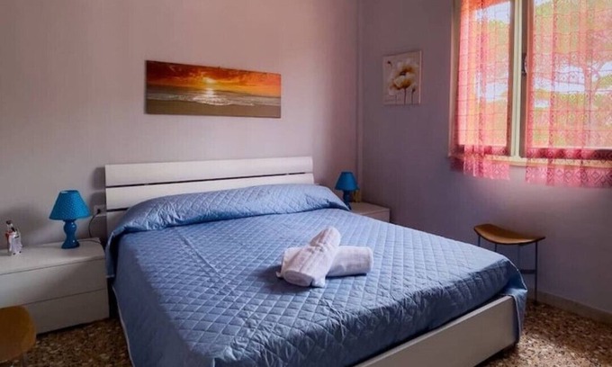 Marina di Castagneto Carducci Apartment | Seaside Apartment with Balcony and Spa Amenities Await