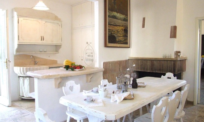 Marina di Castagneto Carducci Apartment | Spacious Holiday Apartment in Marina di Castagneto Donoratico