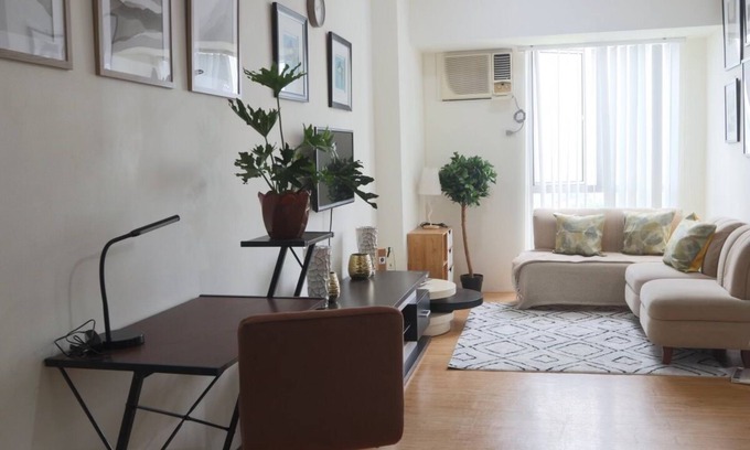 Lahug Condo | Relaxing Retreat at IT Park Haven with Pool & Spa