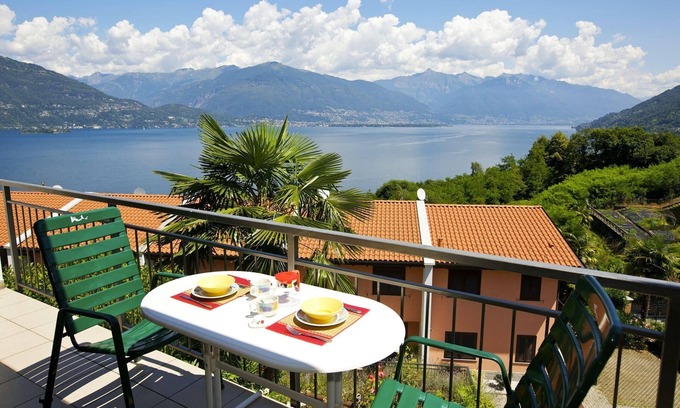 Pino Lago Maggiore Apartment | Lakeview 2-Room Apartment with Balcony and Pool Access