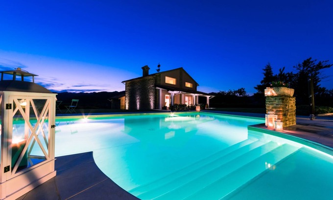 Apecchio Villa | Inviting Villa in Chipieri - Enjoy Poolside Relaxation