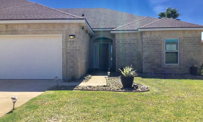 Laguna Vista House | Experience a Fantasea Getaway with Pool and Spa Amenities