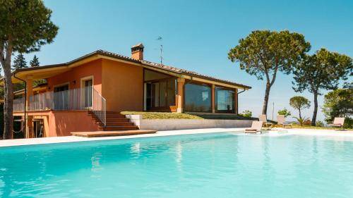 Saludecio Villa | Spacious 3-Bedroom Villa with Pool for Your Perfect Getaway