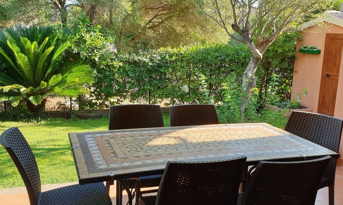 San Teodoro City Centre House | Beautiful House with Large Garden and Family-Friendly Amenities