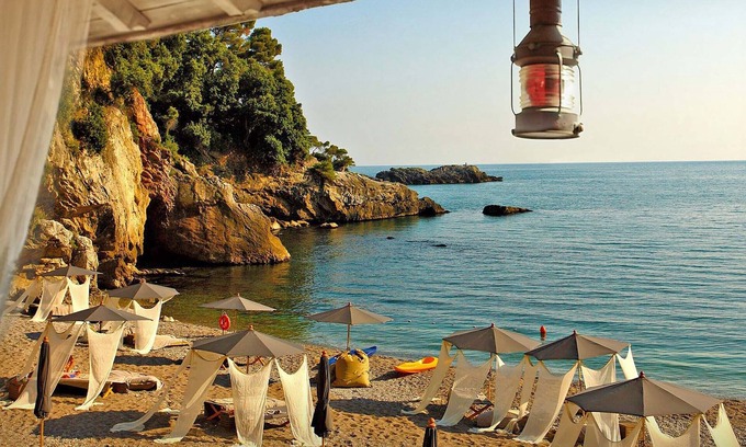 San Terenzo Monti Villa | Podere Beatrice 20P: Family Retreat with Pool & Ocean View
