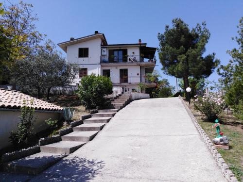 San Valentino In Abruzzo Bed & Breakfast | Cozy Dolce Risveglio: Family-Friendly with Kitchen Access