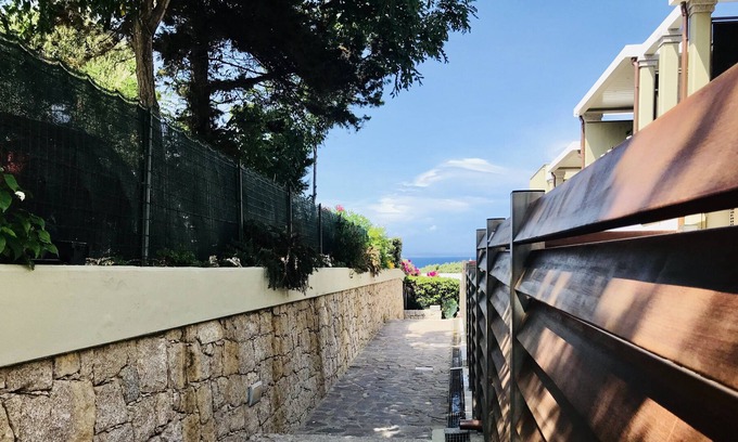 Capo Testa Apartment | Inviting Capo Testa 2-Bedroom Apartment near Santa Teresa