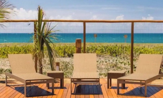 Monte Gordo House | Beachfront Itacimirim: Family-Friendly Getaway Awaits!