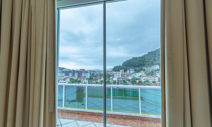 Itacuruca Hotel | Explore Itacuruçá Plaza Hotel: Top Amenities & High Ratings