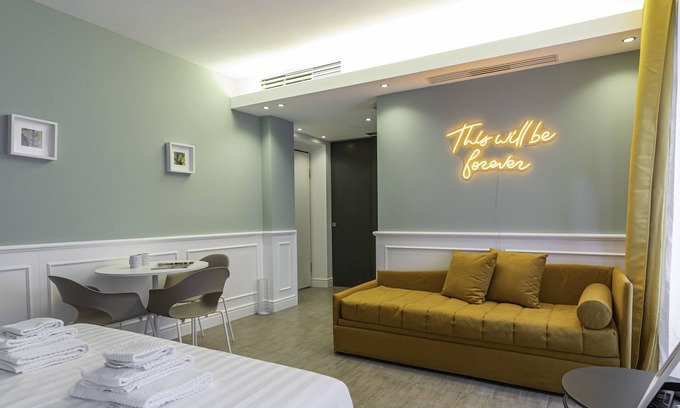 San Babila Apartment | Relax at Italianway - Corso Venezia 7 with Spa & Breakfast