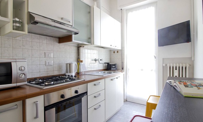 Navigli Apartment | Relax at Italianway Naviglio Pavese112 with Spa & Breakfast