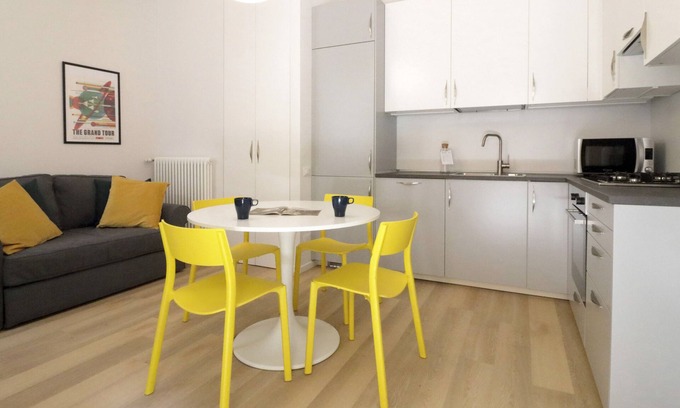 Milan Apartment | Pet-Friendly Retreat with Spa & Kitchen - Italianway