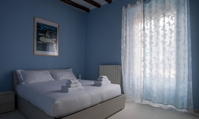 Zona Risorgimento Apartment | Discover Italianway: Family-Friendly Stay with Spa Access