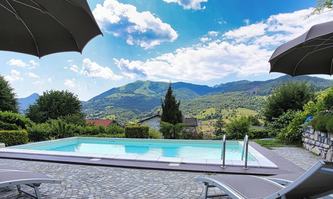 Castiglione d'Intelvi Apartment | Discover Italianway - San Zeno: Poolside Family Retreat