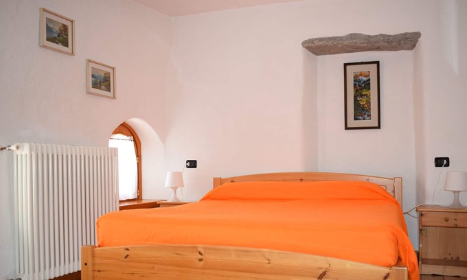 San Giacomo Filippo House | Italo-Swiss App 3 - two-roomed apartment 4 beds