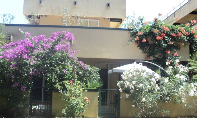 Cinquale Apartment | Idyllic Cinquale Escape: Oceanfront, Pool & Spa Amenities