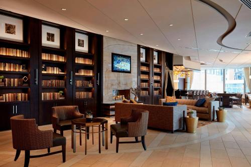 Ithaca Hotel | Discover Ithaca Marriott Downtown: Pet-Friendly & Eco Hotel