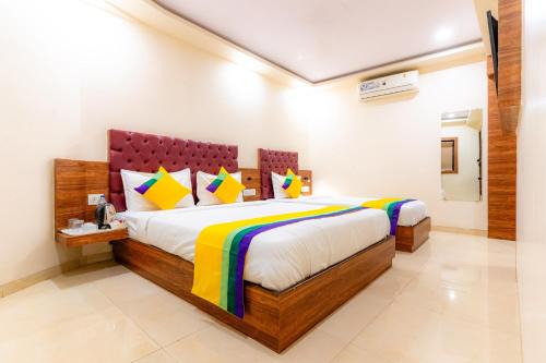 Prabhadevi Hotel | Budget-Friendly Stay at Itsy Hotels with Breakfast Included