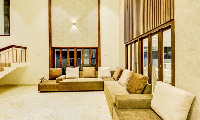 Velachery Hotel | Budget-Friendly Stay at Itsy Hotels Mirra with Breakfast
