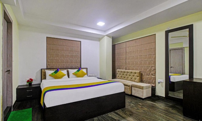Kalighat Hotel | Cozy Itsy Hotels Reotel: Family-Friendly with Breakfast