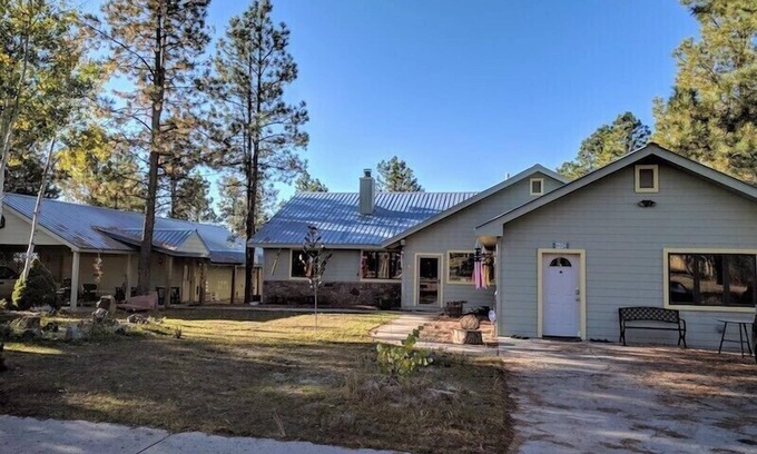 Pagosa Springs House | IVACAZ Suites: Golf Course Retreat with Spa & Hot Tub
