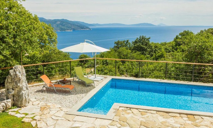 Zagore Villa | Ivanini Secluded Villa with Ocean View & Pool Amenities