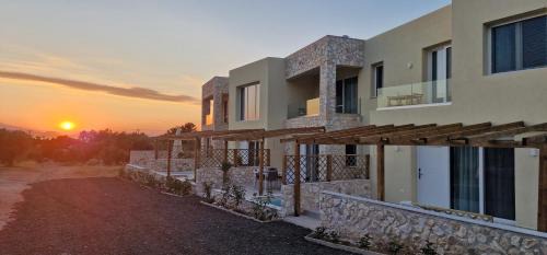 Skala Rachoniou Villa | Discover IVANKA'S VILLAS: Family-Friendly with Pool Access