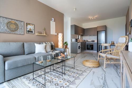 Larnaca Apartment | Cozy Ivory 1-BR Apartment in Aradipou for Families