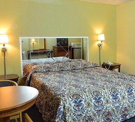 Green Brook Hotel | Ivory Tower Motor Inn Green Brook