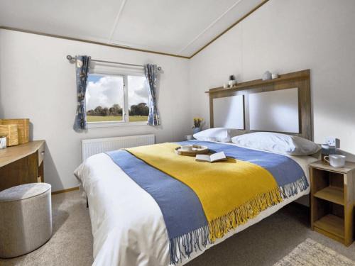 Dunbar House | Ivy Caravan 3 at Thurston Manor Leisure Park