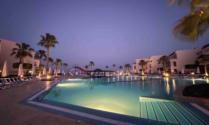 Ras Nasrani Hotel | Relax at Ivy Cyrene Island Aqua Park Resort with Ocean Views