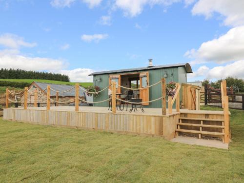 Rhayader House | Explore Ivy's Way: Pet-Friendly Stay with 4-Star Comfort