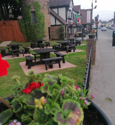 Castlebar Hotel | Stay at Ivy Tower Hotel: Pet-Friendly with Breakfast Included