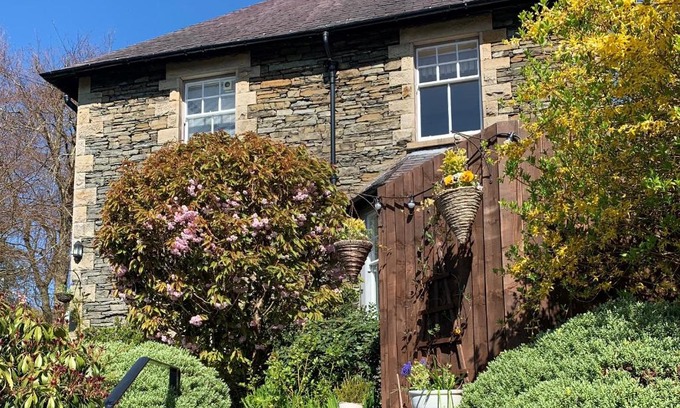 Windermere House | Ivythwaite Lodge Guest House: Rated 9.7/10 with Breakfast