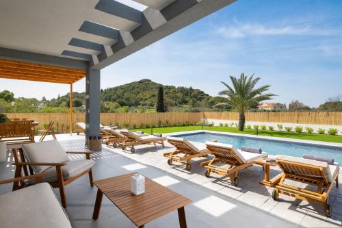 Filerimos Villa | Experience Ixian Memory: Oceanfront Bliss & Family Fun