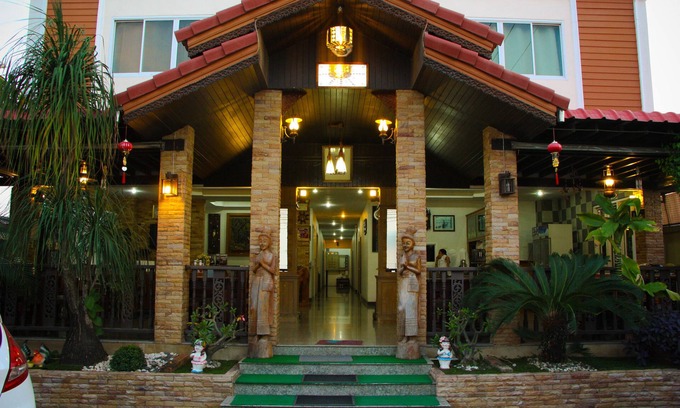 Hua Hin Hotel | Discover Iyara Hua Hin Lodge: Family-Friendly Retreat