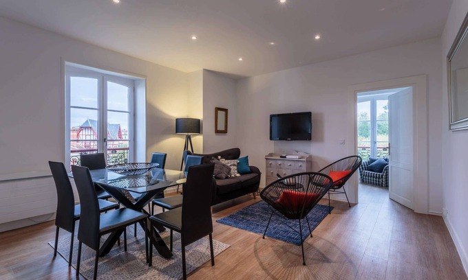 Biarritz Apartment | Indulge in IZOKINA KEYWEEK 2-Bedroom Apartment, Biarritz