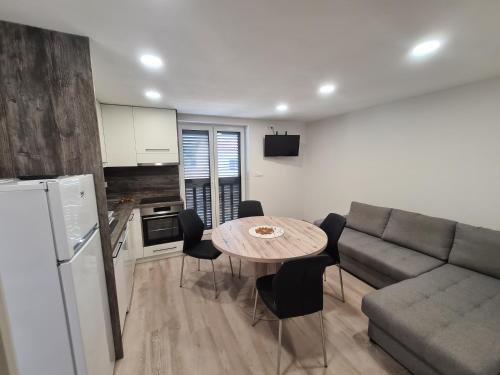 Izola Apartment | Seaside Getaway: Izola with Pool and Spa Amenities