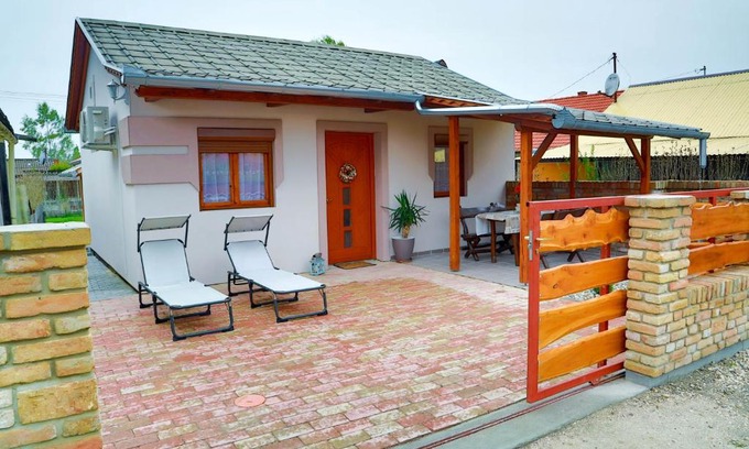 Buzsak House | Relax at Jázmin Apartman: Rated 9/10 with Hot Tub & More