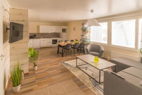 Kauhava Apartment | Child-Friendly Retreat at Jääskän Loma Kojolapark