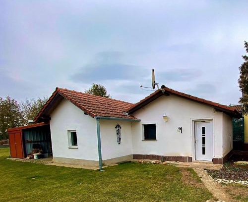 Bo House | Cozy Jäger-Lodge: Pet-Friendly with Oceanfront Views