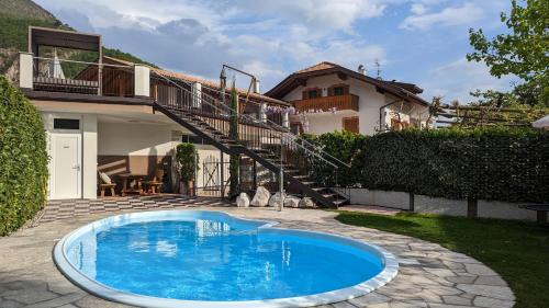 Vilpiano House | Inviting Jägerheim: Oceanfront Retreat with Great Amenities