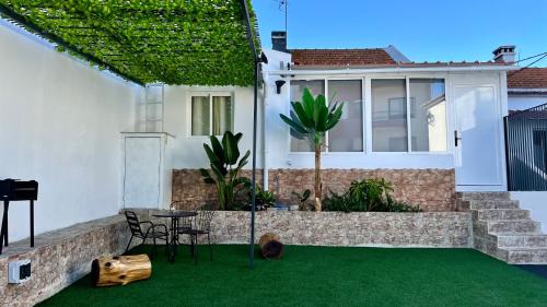 Prior Velho House | Top-Rated J Home: Ideal for Families and Pet Lovers