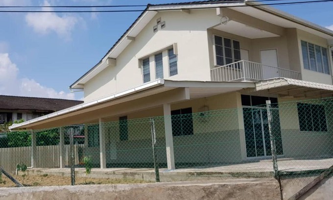 Sibu House | Cozy J & I Homestay: Ideal for Couples with Shared Bath