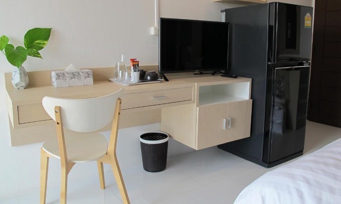 Suan Luang Apartment | Pet-Friendly J.K. Mansion: Highly Rated with Breakfast Included