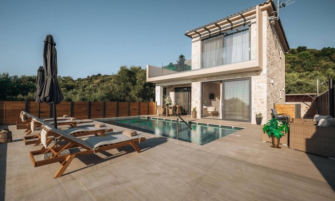 Laganas Villa | J&K Villa with private pool