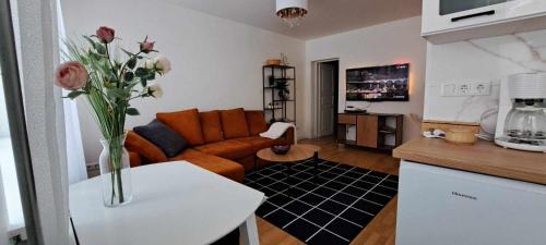Tartu Apartment | Top-Rated J. Kuperjanov Apartment with Family Amenities