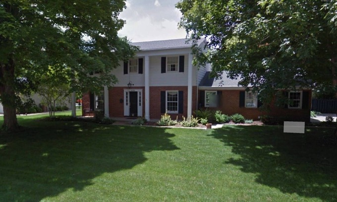 Columbus House | Top-Rated J & N Cozy Home with Hot Tub in Columbus, IN